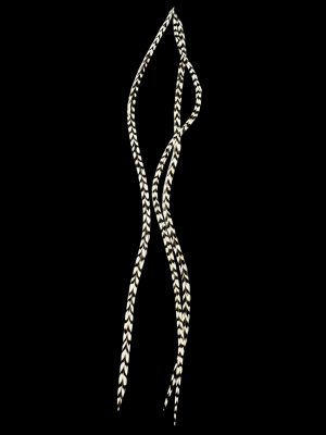 Natúr fekete fehér zebra csíkos valódi madártoll Hajbatoll 3 darabos szett fekete háttéren fotózva