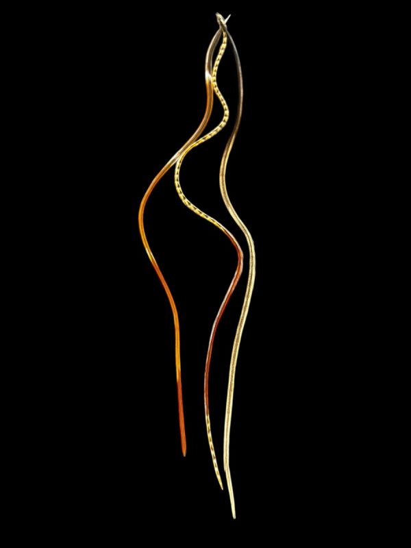 Natúr vöröses foltos, halvány csíkos vöröses barna és homok barna foltos valódi madártoll Hajbatoll 3 darabos szett fekete háttéren fotózva