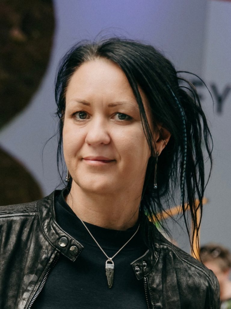 A huruhuru Hajbatoll márka alapítójáról fotó